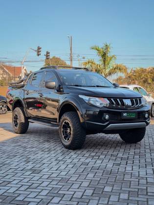 MITSUBISHI L200 TRITON 2.4 16V TURBO DIESEL GL CD 4X4 MANUAL MITSUBISHI L200 TRITON 2.4 16V TURBO DIESEL GL CD 4X4 MANUAL